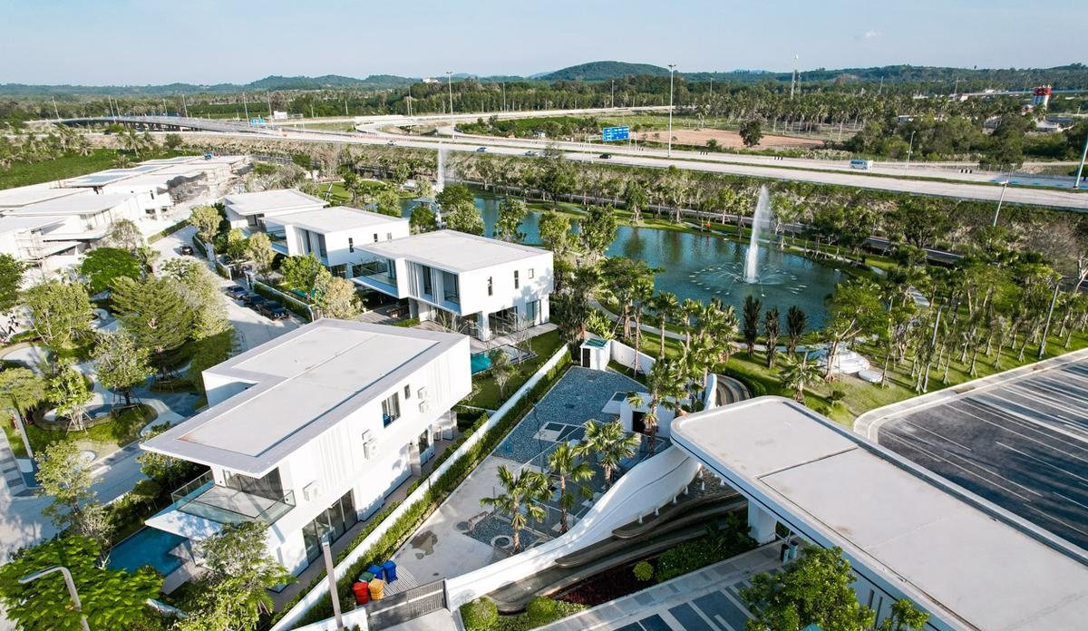 Glory Village — aerial view of the landscaped grounds and lake